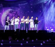 아미와 함께한 방탄소년단 'BTS 2021 MUSTER 소우주'..라이브 생생함+팬 이벤트 특급 시너지