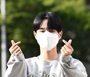 AB6IX 이대휘 '귀여운 하트 소년'[포토엔HD]