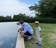 강경준, 둘째 정우와 나들이.."엄마 닮아라 제발"