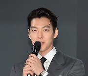 [포토] 김우빈 '건강하게 돌아왔습니다!'