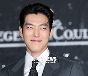 [포토S] 김우빈, 미소 찡긋