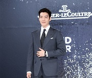 [TD포토] 김우빈 '우월한 슈트핏'