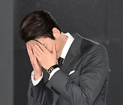 김우빈, '잘생겼다' 칭찬에 부끄러워~[엑's HD포토]