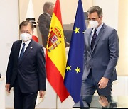 文, 스페인과 '전략적 동반자 관계' 격상..6개 분야 협력강화