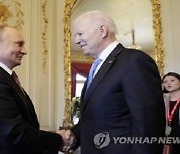 바이든-푸틴 첫 정상회담..바이든 "대면 만남은 좋은 일"