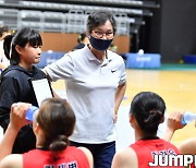 [JB포토] 부산대 박현은 코치 '방심하지마'