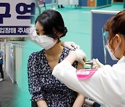 '백신효과' 나타나나..내일 3분기 접종계획 발표