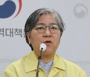 정은경, 30대 AZ 접종 계속 여부 "지속적으로 검토할 계획"