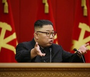 北김정은, 식량난 이례적 인정했다.."이 난국 헤쳐나갈 것"