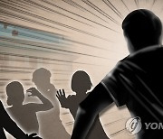 "교통카드 왜 안 돼" 역무원 3명 폭행한 승객 실형