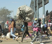 ZIMBABWE ECONOMY DESTRUCTION OF VENDING STALLS