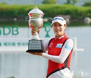 Park Min-ji continues winning streak at Korea Women's Open