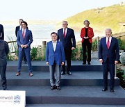 ["미국이 돌아왔다" 바이든, 첫 해외 순방서도 반중 연대 강화] 中에 날 세운 G7.. "텐안먼 사태 이후 가장 강한 비판"
