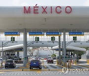 멕시코 국경도시서 총기난사..용의자들 포함 18명 사망