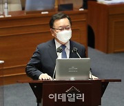 [포토]대정부질문, '답변하는 김부겸 국무총리'