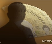 '낙찰계 돌려막기' 17억원 가로챈 70대 계주, 징역 4년 6개월