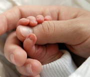내년부터 임신·출산 지원금 인상..한자녀 100만원·쌍둥이면 140만원