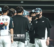 '단독 2위' 이강철 감독, "조용호 4타점 활약으로 경기 가져와"