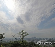 구름 낀 서울 하늘