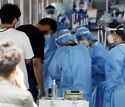 신규 확진 516명..병원·학원 등 집단감염 지속