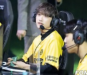 [포토] LCK 밴픽 중인 리브 샌드박스 '크로코' 김동범