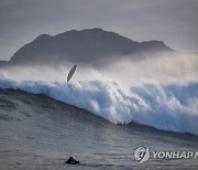 SOUTH AFRICA BIG WAVE SURFING