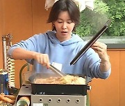 '나혼자산다' 경수진, 신당동 떡볶이 맛에 감동 "이래서 유명하네"