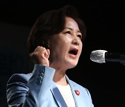 '尹키워주기 출마' 비판에..추미애 "尹 대통령 되길 원하냐"