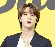 방탄소년단 진 멕시코·인도 팬들 데뷔 8주년-'이 밤' 2주년 기념 거북이 8마리 후원·동물보호기부·나무심기..선한 영향력 실천