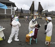 APTOPIX Virus Outbreak Indonesia