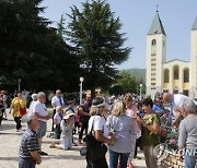 BOSNIA BELIEF ANNIVERSARY VIRGIN MARY APPEARANCE