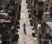 ITALY MONUMENT COLOSSEUM