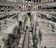 ITALY MONUMENT COLOSSEUM