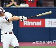 '박동원 홈런' 키움, KIA 꺾고 4연승 질주