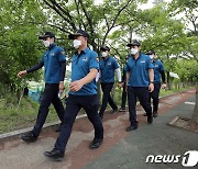 김휘성군 수색작업 벌이는 경찰병력