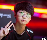 [LCK] kt 롤스터, 화력의 차이 과시하며 1세트 승리