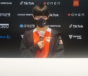 [LCK] T1 '커즈' 문우찬 "연패로 분위기 안 좋았지만, 과정·결과 챙긴 승리로 만족해"