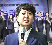 대변인 선발 심사 · 봉하마을 방문..외연 확장 행보