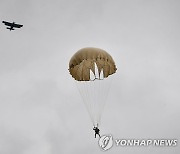 호주서 스카이다이빙 직전 비행기서 추락..2명 사망