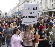 Virus Outbreak Britain Live Music Protest