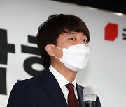 與후보 칭찬한 이준석 "감세 주장 박용진, 상대지만 돋보여"