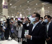 [포토]국내 최대 글로벌 스타트업 박람회 찾은 김부겸 국무총리