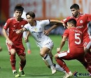 고무된 베트남 축구팬, "ACL서 K리그팀 이기는 날도 멀지 않았다"