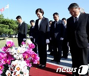 유은혜 부총리, 내일 서울현충원 참배·국가유공자 명패 행사