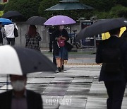 [내일날씨] 돌풍 동반한 요란한 소나기..습도 높아 '후덥지근'