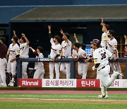 Wiz take top spot as KBO teams start to make some changes