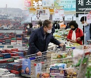 재정으로 내수 살려 4.2% 성장..출구전략도 시동