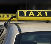 앱으로 택시 부르면 합승 가능..택시발전법 법사위 통과