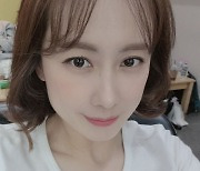 '유준상♥' 홍은희, 초근접 셀카에도 무결점 미모 [리포트:컷]