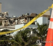 USA FLORIDA BUILDING COLLAPSED AFTERMATH